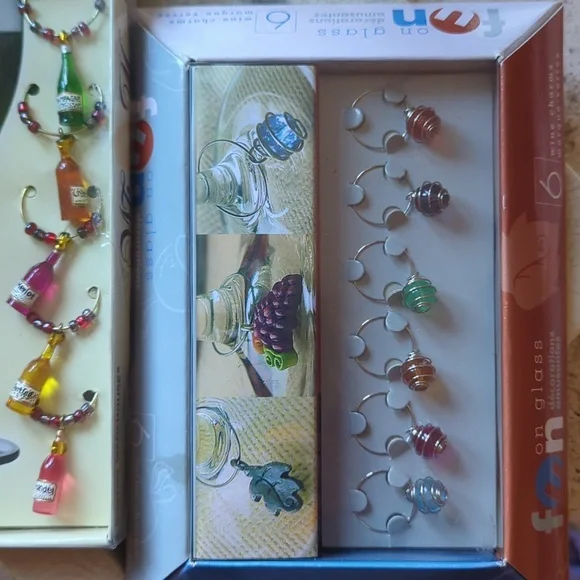 ❤️ 2 for $15 ❤️ NWT - Two Sets of Wine Charms / Markers - Picture 3 of 7